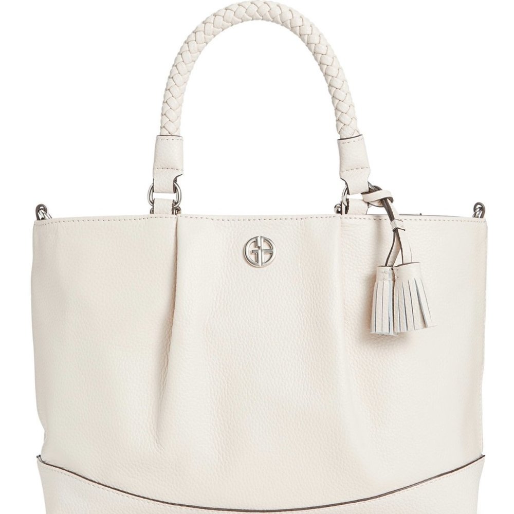 Grab, go and stay oh-so chic with the Giani Bernin